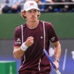 Alex de Minaur supera lesão e avança às oitavas no Masters 1000 de Xangai