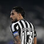 Alex Telles convoca torcida do Botafogo para clássico decisivo contra o Vasco