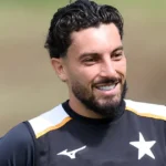 Alex Telles pede apoio da torcida do Botafogo para o clássico contra o Vasco no Nilton Santos