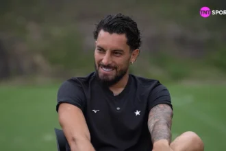 Alex Telles reafirma compromisso com o Botafogo e projeta conquistas futuras