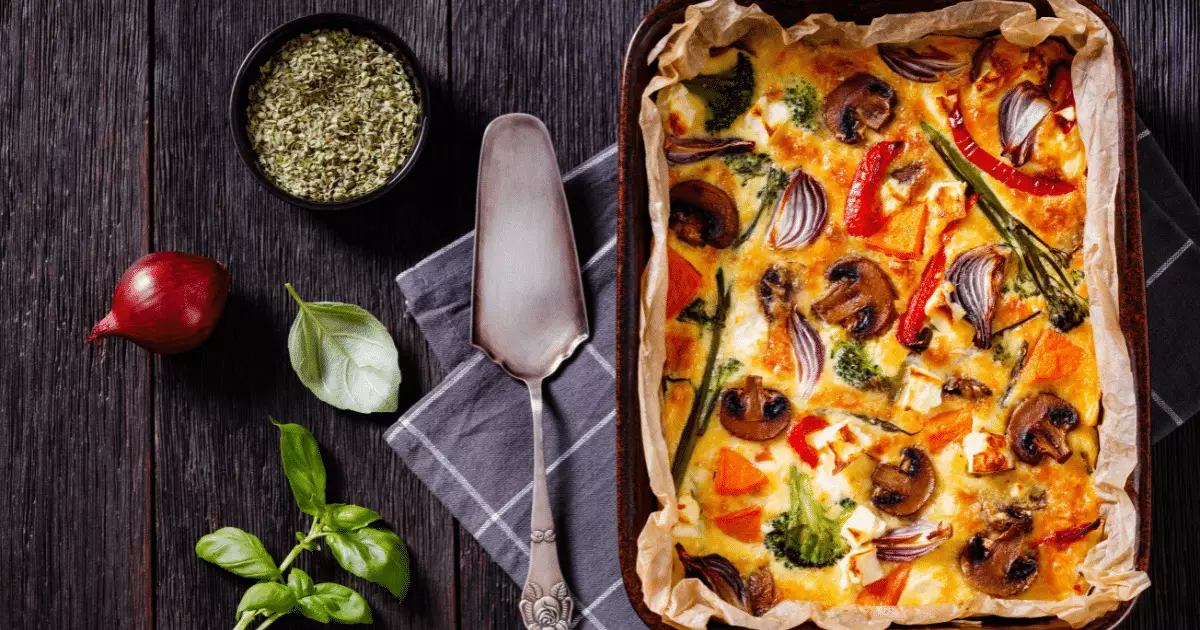 Almoço prático e saudável com 5 opções de omelete de forno ricas em proteínas