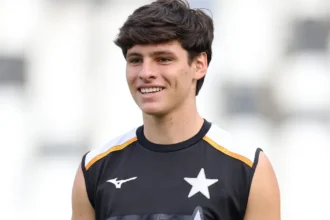 Álvaro Montoro ganha força para ser titular do Botafogo