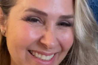 Andrea Sorvetão festeja derrotas de políticos nas urnas e é ironizada na web por seu próprio resultado