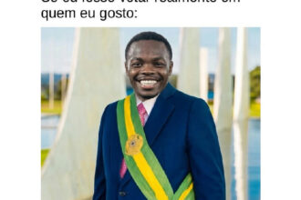 Andrés Gómez vira alvo de memes e torcedores sugerem jogador na presidência