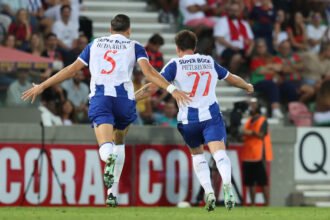 Apenas três clubes de futebol mantêm cem por cento de aproveitamento na Europa