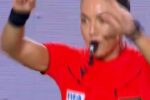 Arbitragem marca penalidade máxima após lance de Gabi Zanotti