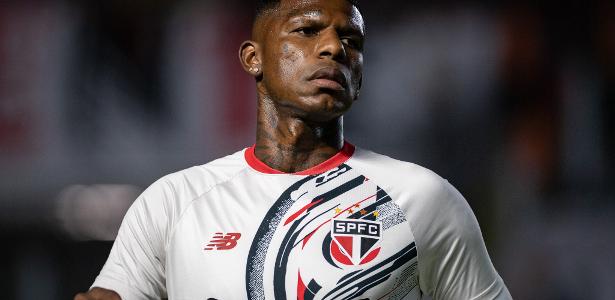 Arboleda aponta desconcentração em derrota do São Paulo para o Santos