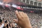 Arquibancada do maracanã é tomada pelo som da unidos da tijuca