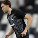 Arthur Chaves ausente em treino encerra dúvidas e desfalca Botafogo