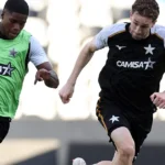 Arthur chaves participa de treino do botafogo e surpresa movimenta bastidores
