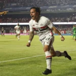 Atacante emprestado pelo botafogo expressa desejo de permanência no são paulo