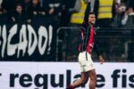 Atacante que quase vestiu a camisa alvinegra brilha contra o ex-quase clube