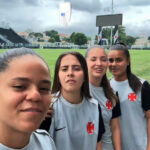 Atletas do futebol feminino do Vasco celebram o Dia das Crianças com mensagem especial