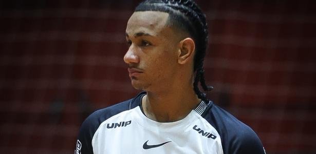 Azuriz acerta contratação de destaque do futsal do Corinthians