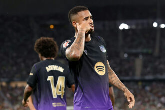 Barcelona goleia Betis fora de casa com direito a gol de Gabriel Jesus em partida movimentada