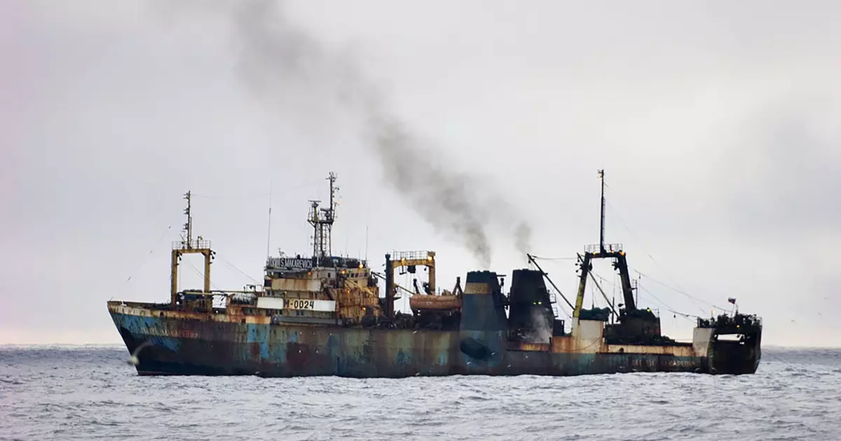 Barcos pesqueiros russos realizam manobras suspeitas perto de cabos submarinos críticos