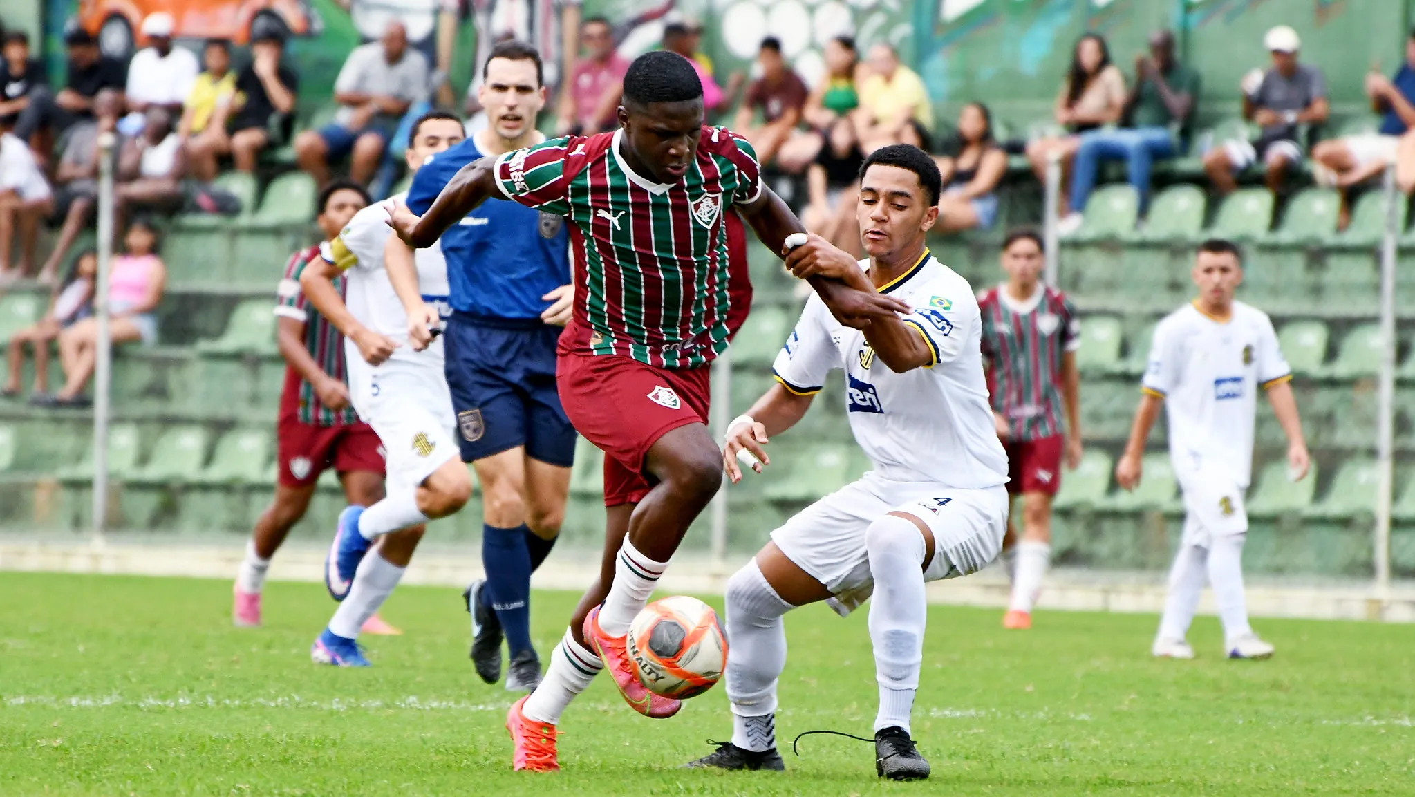 Base do Fluminense brilha em rodada perfeita com goleadas e vaga em Xerém