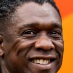 Bastidores da chegada de Seedorf ao Corinthians revelam influência de Memphis