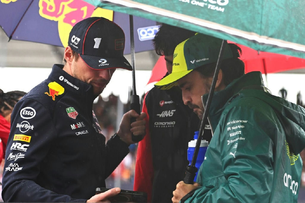 Bastidores da Red Bull revelam vetos a Alonso e Leclerc na equipe