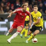 Bayern e Dortmund empatam em clássico eletrizante e seguem líderes