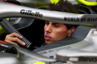 Bortoleto assume culpa por colisão com Sainz no GP da Malásia