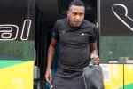 Botafogo desembarca em Porto Alegre para duelo com o Internacional pelo brasileiro