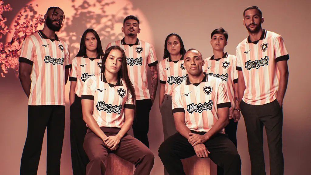 Botafogo e Mizuno revelam camisa IV em homenagem ao Outubro Rosa