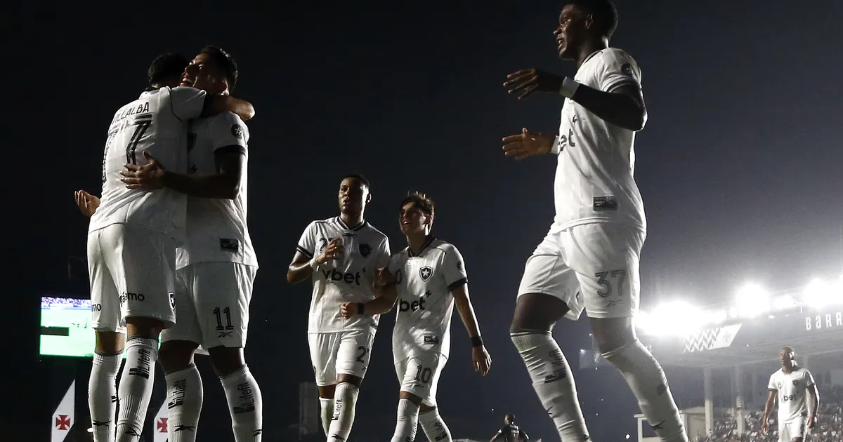 Botafogo encara sequência decisiva no Brasileirão para definir rumos de 2026