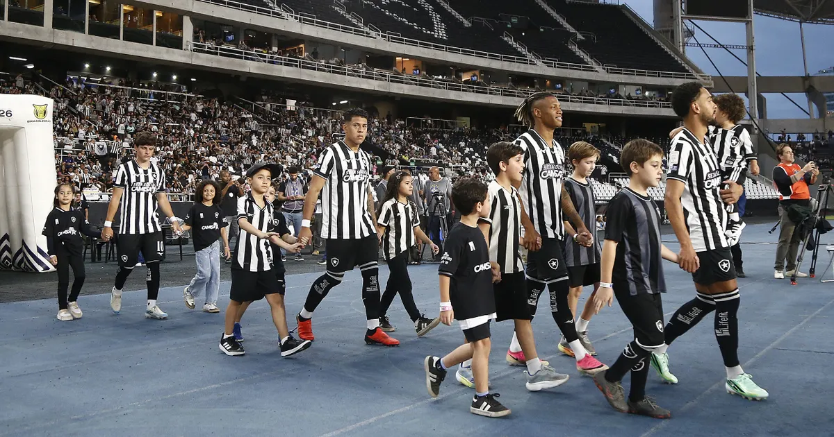 Botafogo garante vaga na Sul-americana após empate entre Corinthians e Vitória