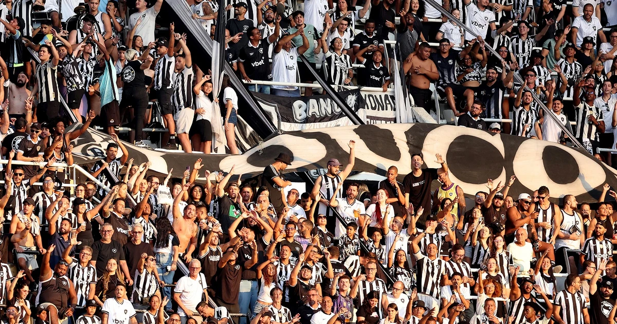 Botafogo mobiliza torcida e atinge marca de 12 mil ingressos vendidos para duelo contra Chapecoense