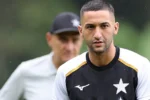 Botafogo perde titularidade de Ziyech para partida contra o Internacional