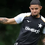 Botafogo prepara mudanças na equipe para enfrentar o Coritiba fora de casa