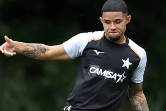 Botafogo prepara mudanças na equipe para enfrentar o Coritiba fora de casa