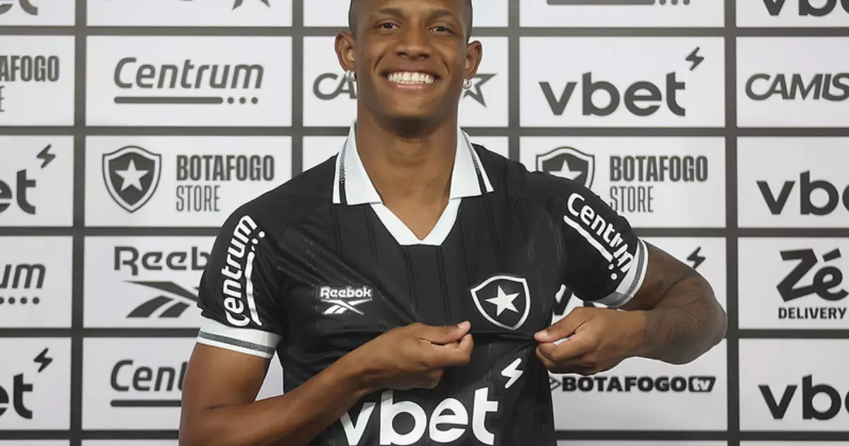 Botafogo projeta alta valorização de Danilo e espera propostas milionárias em 2027