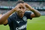 Botafogo se apoia em Danilo e busca soluções urgentes para o ataque na reta final