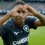 Botafogo se apoia em Danilo e busca soluções urgentes para o ataque na reta final
