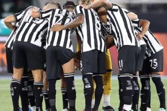 Botafogo sofre derrota para o Vasco em Atuação marcada por falhas individuais