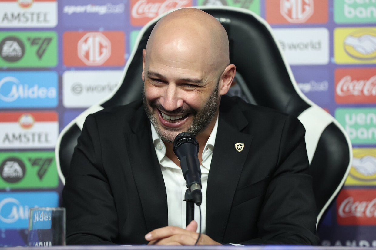Braga demite ex-auxiliar de Guardiola e contrata ex-técnico do Botafogo