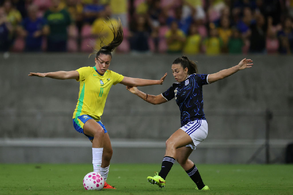 Brasil e Argentina empatam em clássico movimentado na Arena Pernambuco
