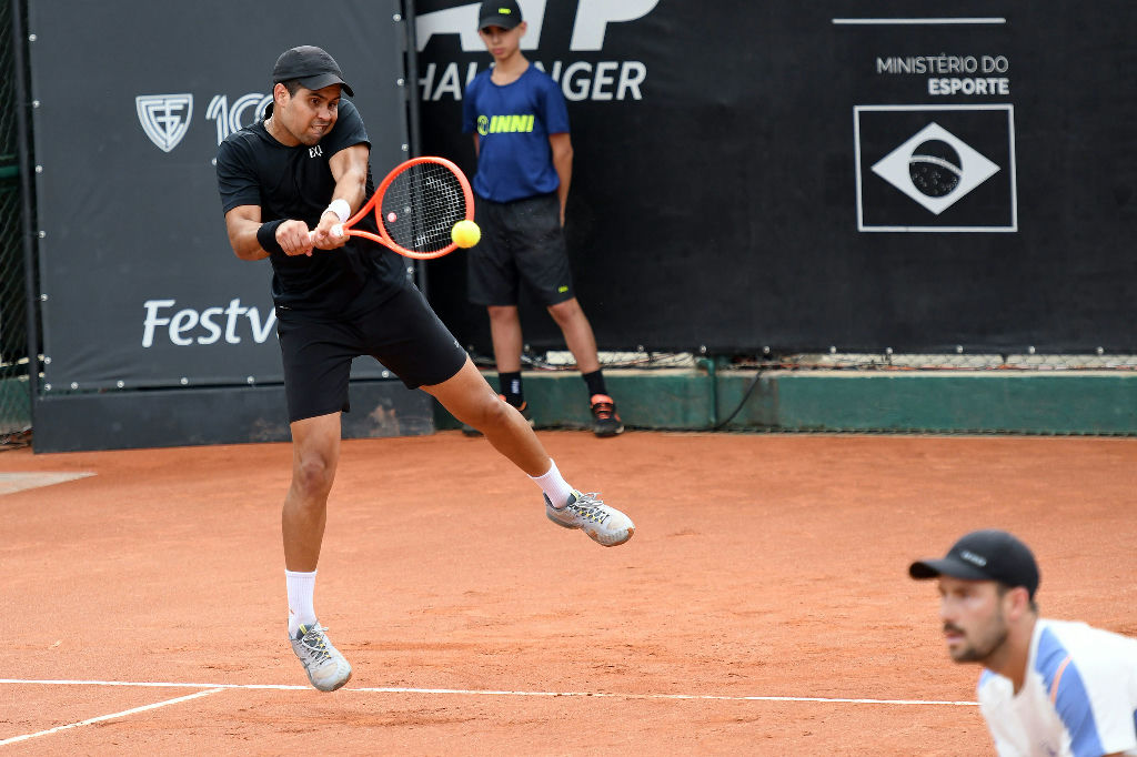 Brasil garante três representantes nas semifinais de duplas no challenger de Curitiba