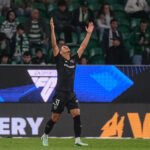 Brasileiro brilha em tropeço histórico do Sporting no futebol português