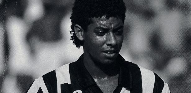 Carlos Alberto Dias, ídolo do Botafogo e autor de gol histórico, morre aos 59 anos