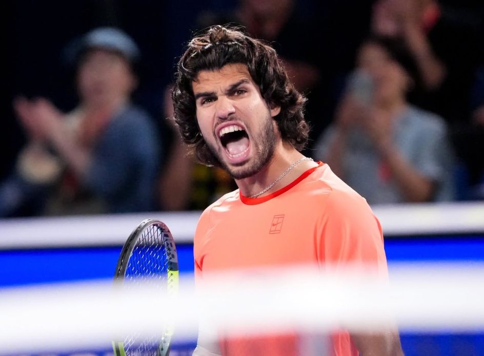 Carlos Alcaraz supera instabilidade e avança no ATP 500 de Tóquio