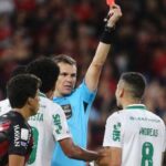 Cartão vermelho para andreas pereira em lance inusitado no brasileirão
