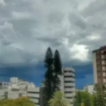 Ciclone e frente fria ameaçam o RS com temporais neste feriadão