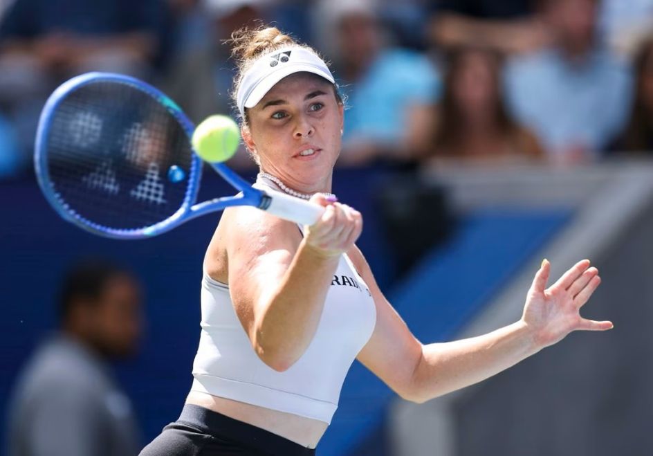 Classificada para o Finals, Linda Noskova desiste do WTA de Wuhan por lesão na panturrilha