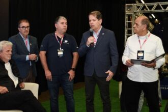 COB oficializa parceria para criar museu e biblioteca do tênis durante a COB Expo