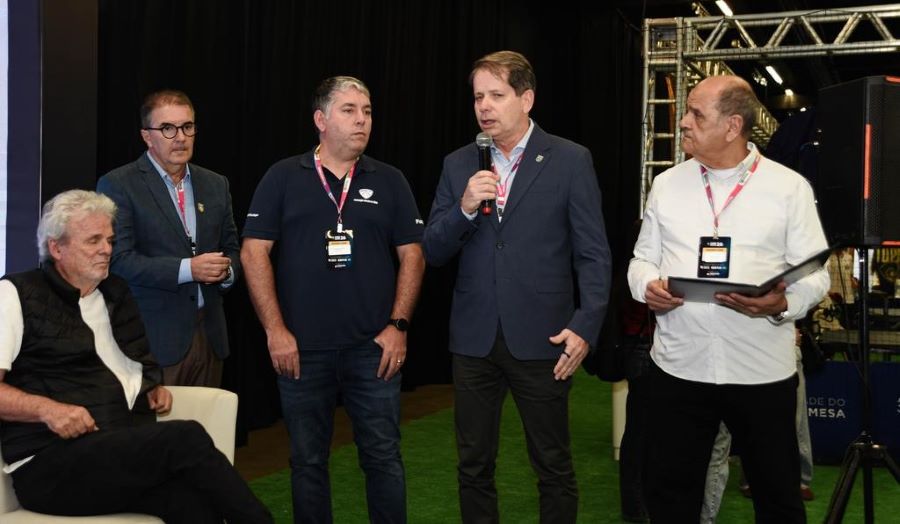 COB oficializa parceria para criar museu e biblioteca do tênis durante a COB Expo