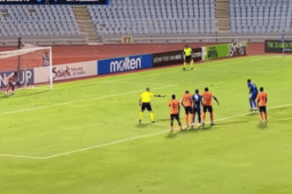 Cobrança de pênalti lenta na Copa do Caribe repercute mundialmente