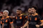 Cobranças da torcida do corinthians miram ex-atletas do flamengo na briga contra a queda no brasileirão